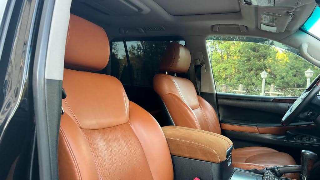 Lexus LX570